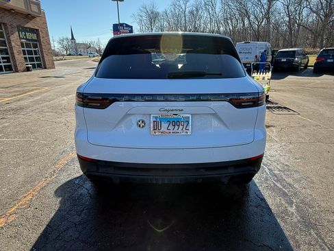 Used 2023 Porsche Cayenne Platinum Edition image 5