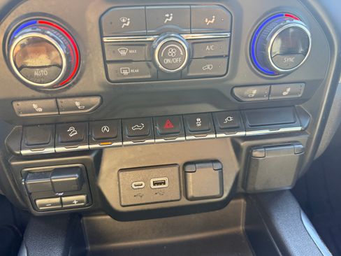 Used 2020 Chevrolet Silverado 1500 LT Trail Boss image 9