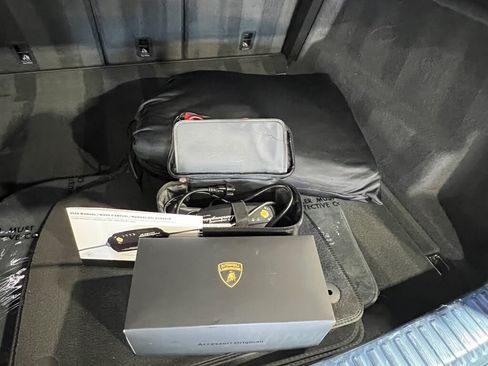 Used 2021 Lamborghini Urus AWD/4WD image 26