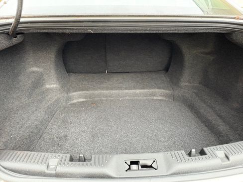 Used 2011 Ford Taurus SEL w/ 201A Rapid Spec Order Code image 4