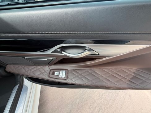 Used 2022 BMW 750i xDrive w/ Luxury Rear Seating Package image 21