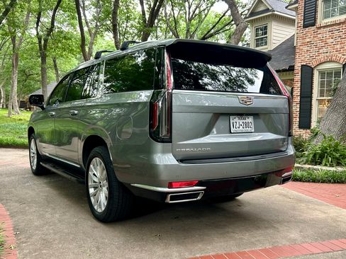 Used 2023 Cadillac Escalade ESV Luxury RWD image 6