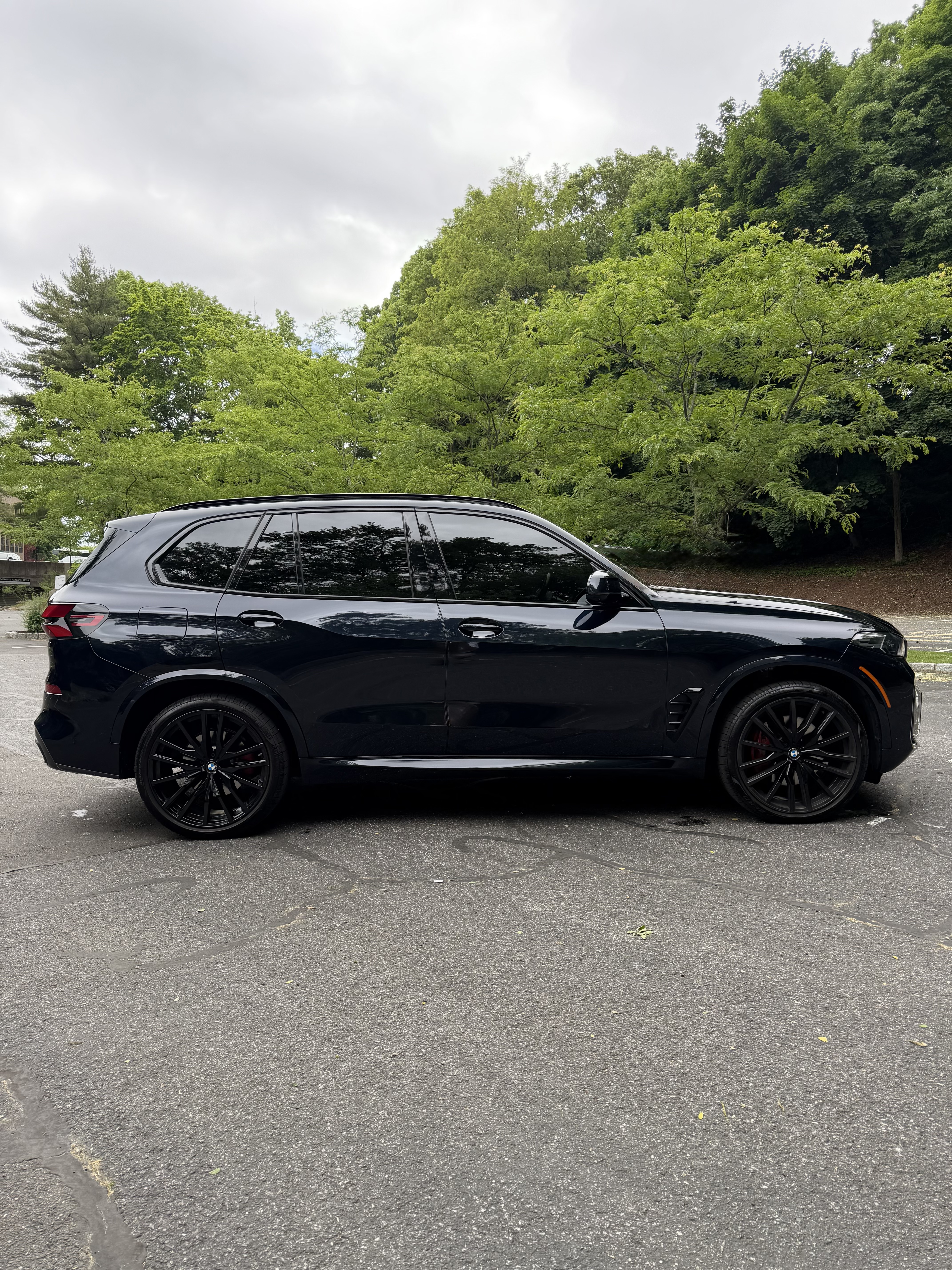 Used 2024 BMW X5 xDrive40i w/ M Sport Package AWD/4WD image 9
