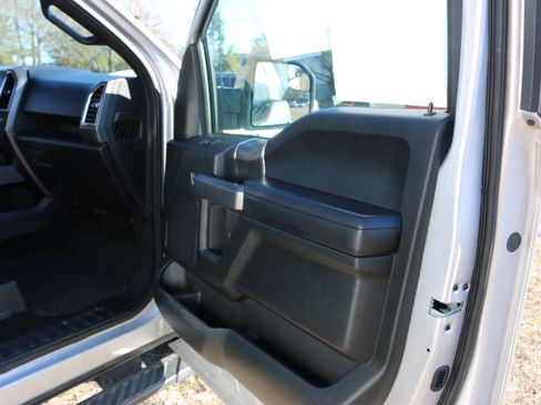 Used 2016 Ford F150 XLT w/ Equipment Group 302A Luxury image 23