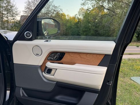 Used 2018 Land Rover Range Rover Long Wheelbase Supercharged image 14