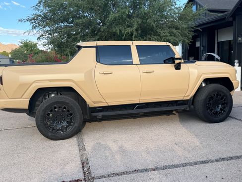 Used 2024 GMC Hummer EV 3X w/ LPO, Illumination Package AWD/4WD image 5