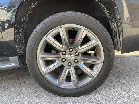 Used 2016 Chevrolet Suburban LTZ image 12