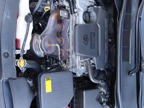 Used 2013 Toyota Camry SE image 16