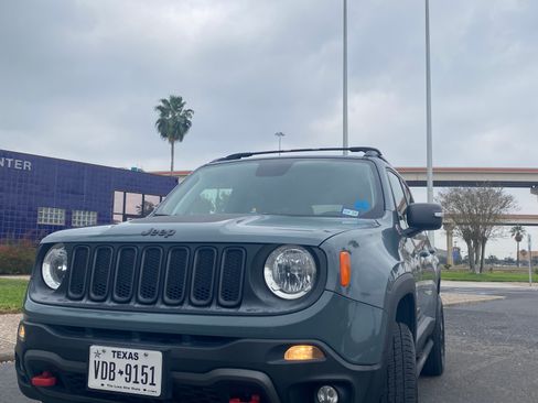 Used 2018 Jeep Renegade Trailhawk image 8