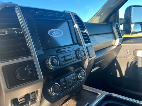 Used 2020 Ford F250 Lariat w/ Lariat Value Package image 11