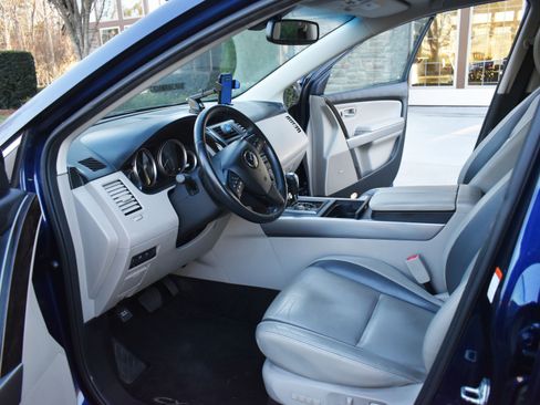 Used 2010 MAZDA CX-9 Grand Touring w/ Moonroof & Bose Audio Pkg image 11