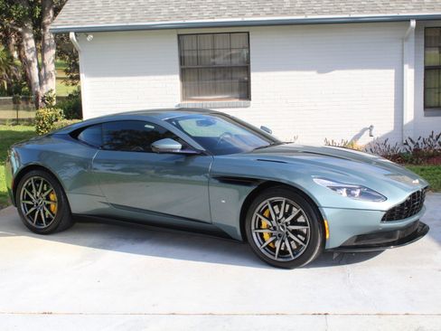 Used 2018 Aston Martin DB11 V12 image 5