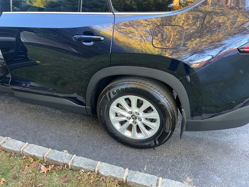 Used 2024 Toyota Grand Highlander AWD image 11