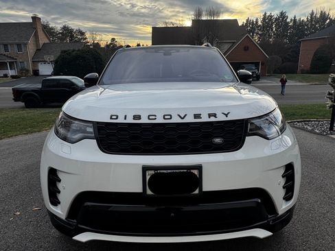 Used 2022 Land Rover Discovery S R-Dynamic image 9