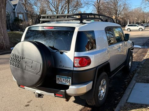 Used 2008 Toyota FJ Cruiser 4WD image 2