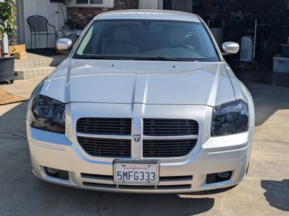 Used 2005 Dodge Magnum R/T w/ Convenience Group II
