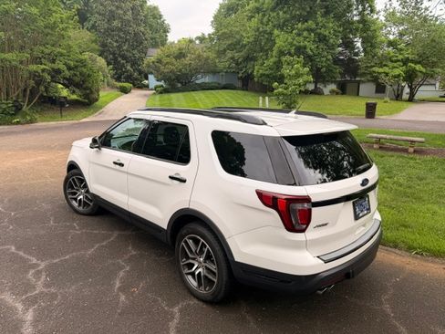Used 2018 Ford Explorer Sport w/ Equipment Group 401A AWD/4WD image 6