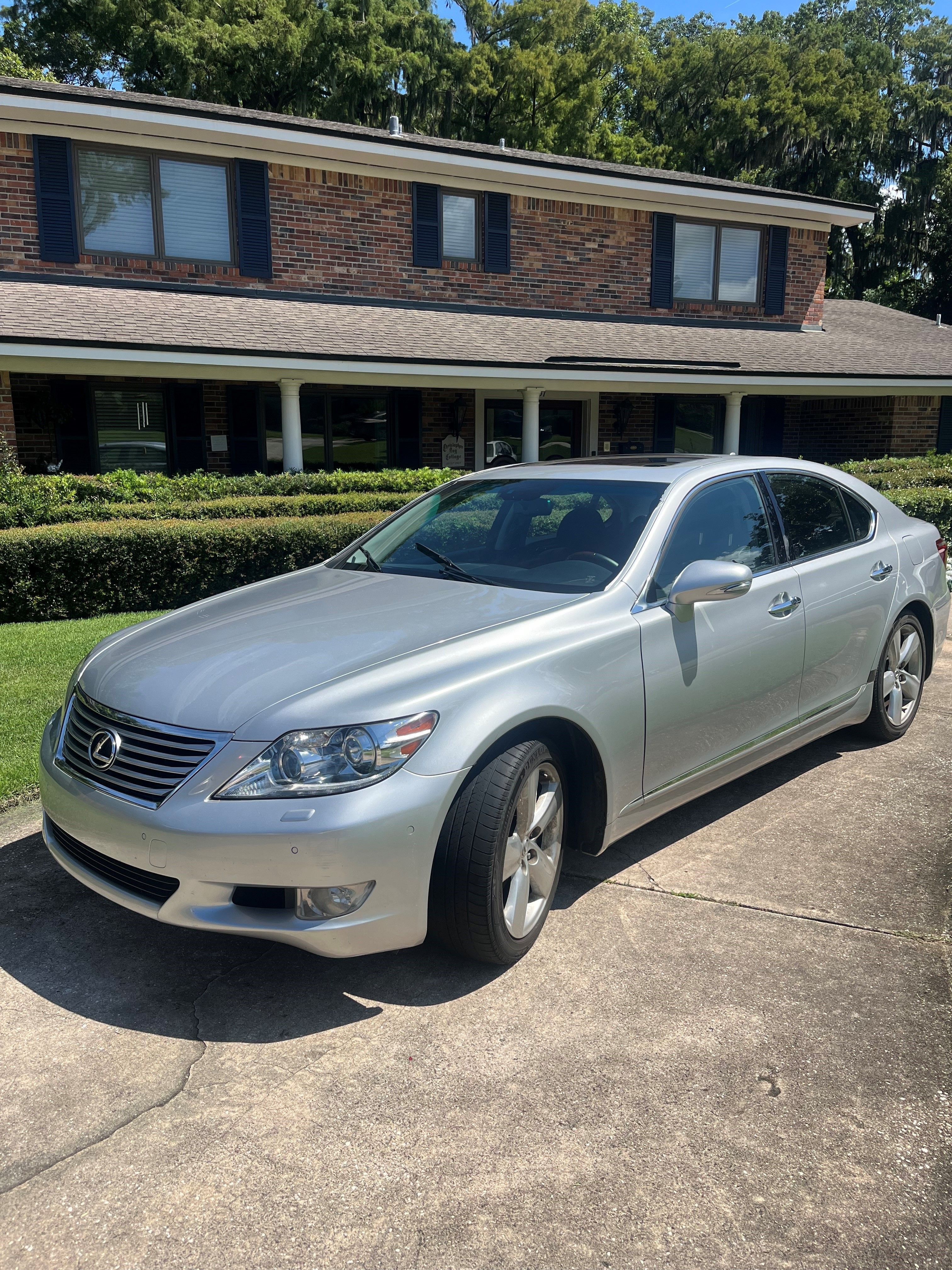 Used 2012 Lexus LS 460 w/ Comfort Pkg RWD image 1