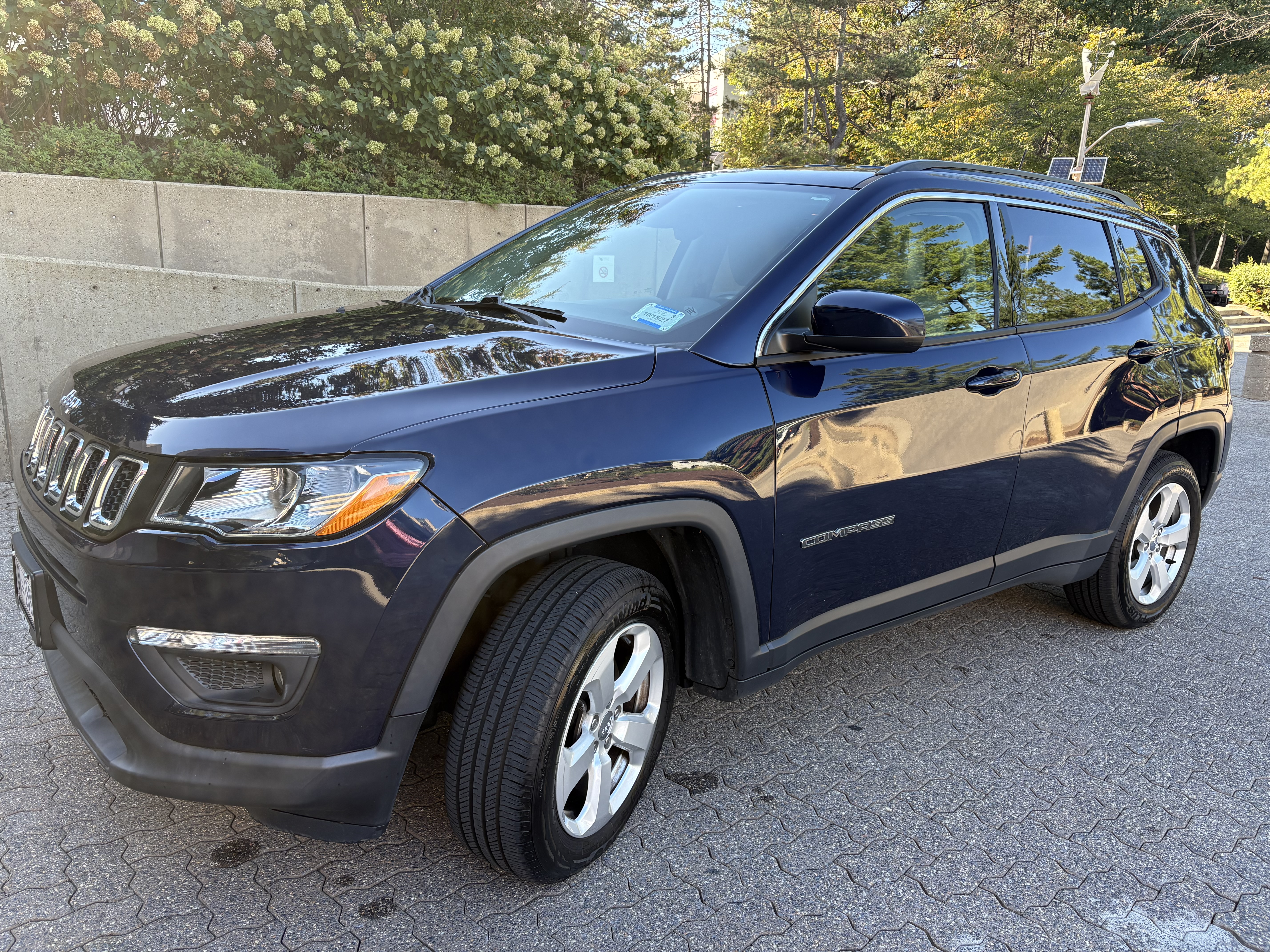 Used 2018 Jeep Compass Latitude w/ Popular Equipment Group AWD/4WD image 13