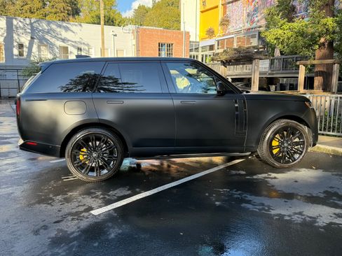 Used 2024 Land Rover Range Rover Autobiography image 25