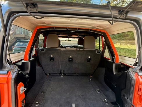 Used 2018 Jeep Wrangler Unlimited Sport image 22