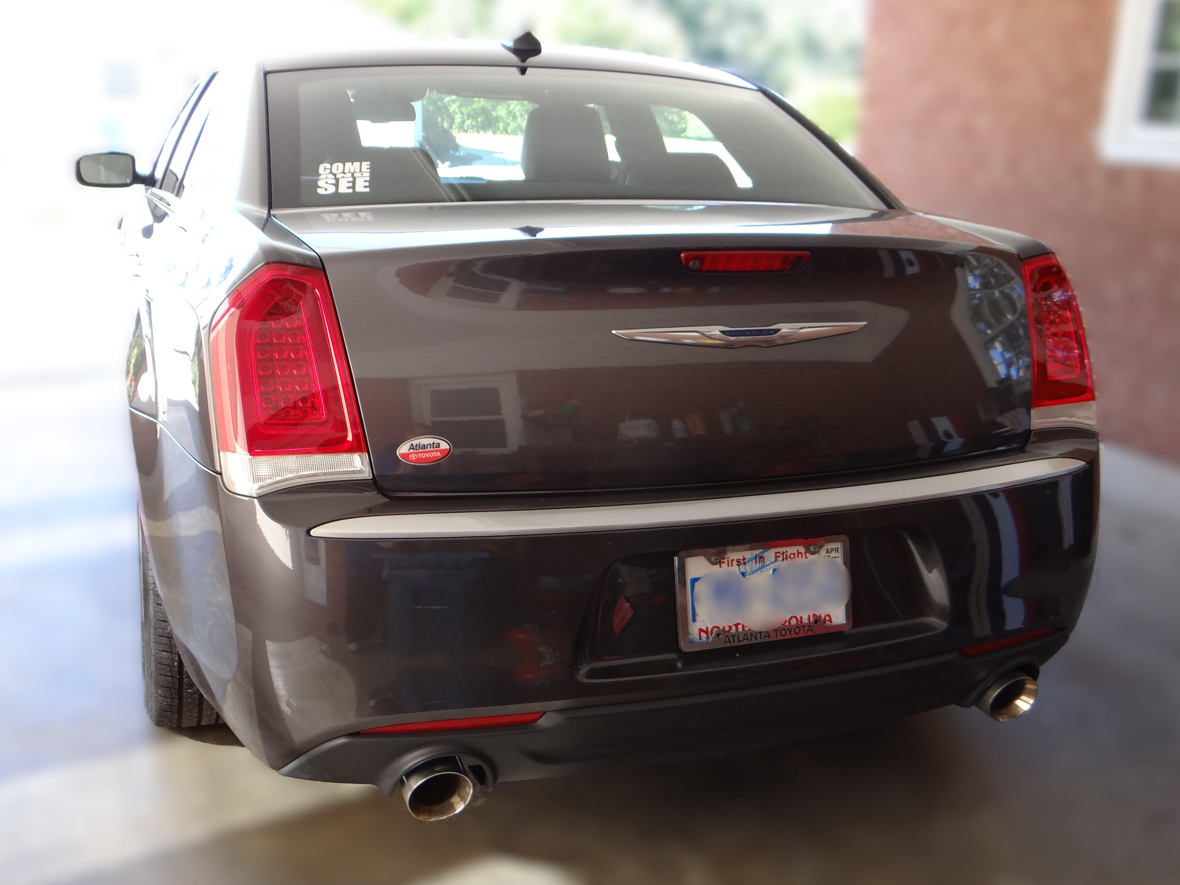 Used 2018 Chrysler 300 C RWD image 5
