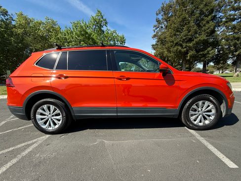 Used 2018 Volkswagen Tiguan S image 6