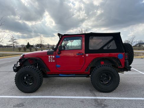 Used 2012 Jeep Wrangler Sport image 2