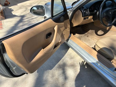 Used 2000 MAZDA MX-5 Miata LS RWD image 30