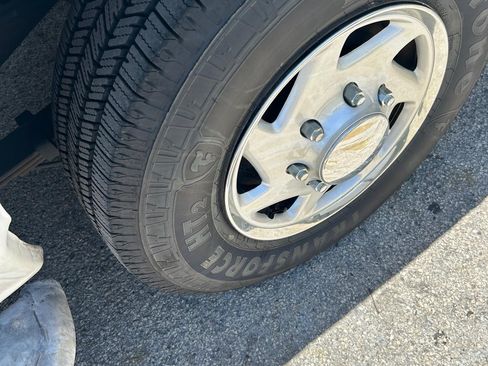 Used 2008 Ford E-250 and Econoline 250 image 4