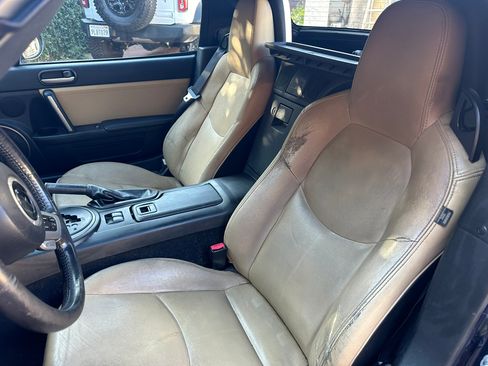 Used 2011 MAZDA MX-5 Miata Grand Touring w/ Premium Pkg image 9