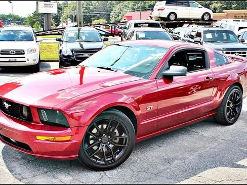 Used 2005 Ford Mustang GT image 2
