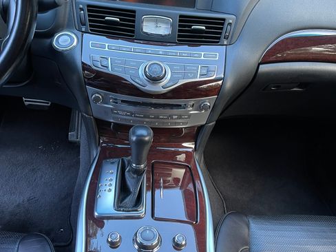 Used 2011 INFINITI M37 w/ Sport Pkg RWD image 13