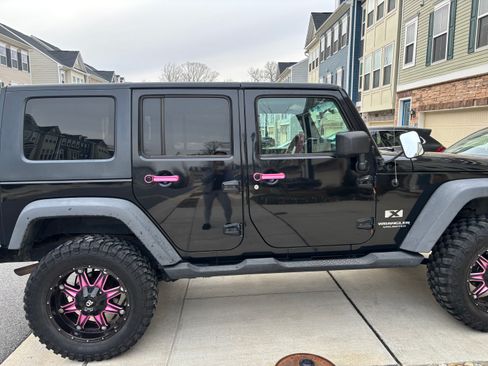 Used 2007 Jeep Wrangler Unlimited X image 2