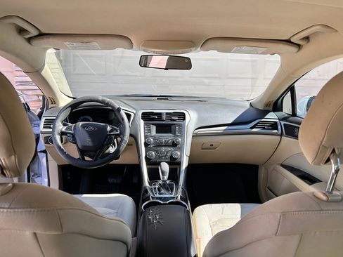 Used 2014 Ford Fusion SE FWD image 10