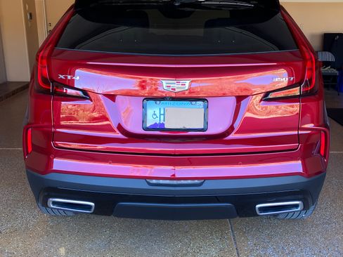 Used 2024 Cadillac XT4 Premium Luxury w/ Cold Weather Package image 5