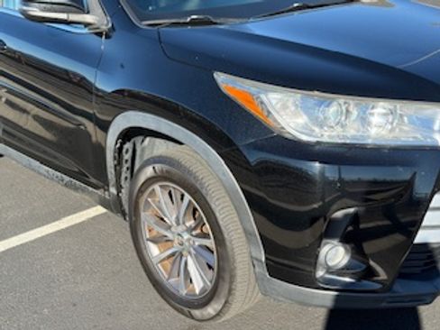 Used 2019 Toyota Highlander XLE image 4