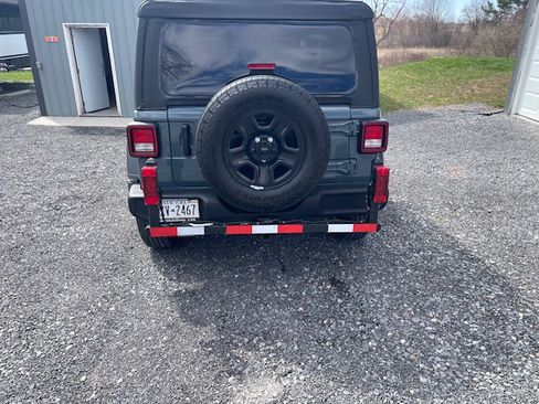 Used 2025 Jeep Wrangler Sport image 2