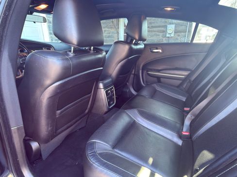Used 2022 Dodge Charger SXT w/ Leather Interior Group image 4