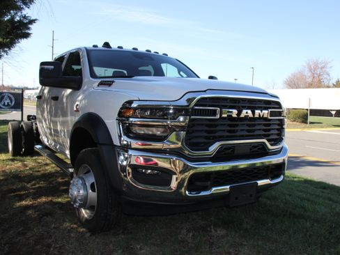 Used 2025 RAM 5500 Tradesman image 4