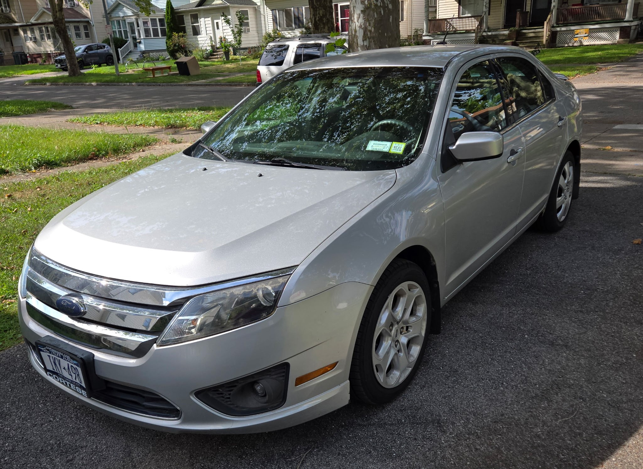 Used 2010 Ford Fusion SE FWD image 1