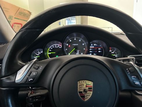 Used 2016 Porsche Panamera S RWD image 6