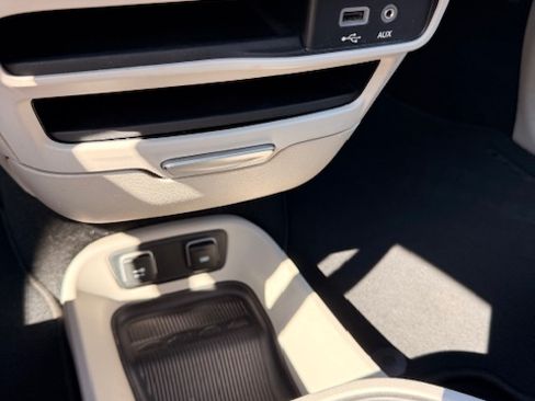 Used 2017 Chrysler Pacifica Limited w/ Advanced Safetytec Group image 16