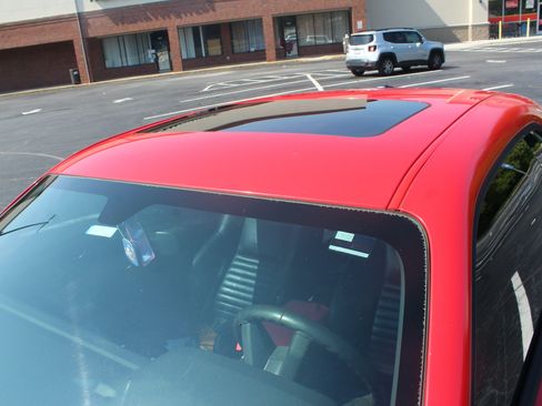 Used 2010 Dodge Challenger R/T image 9