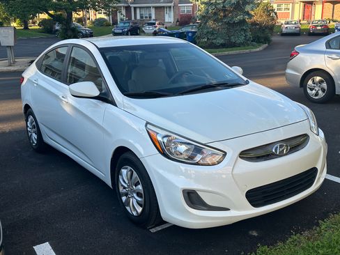 Used 2017 Hyundai Accent SE FWD image 4