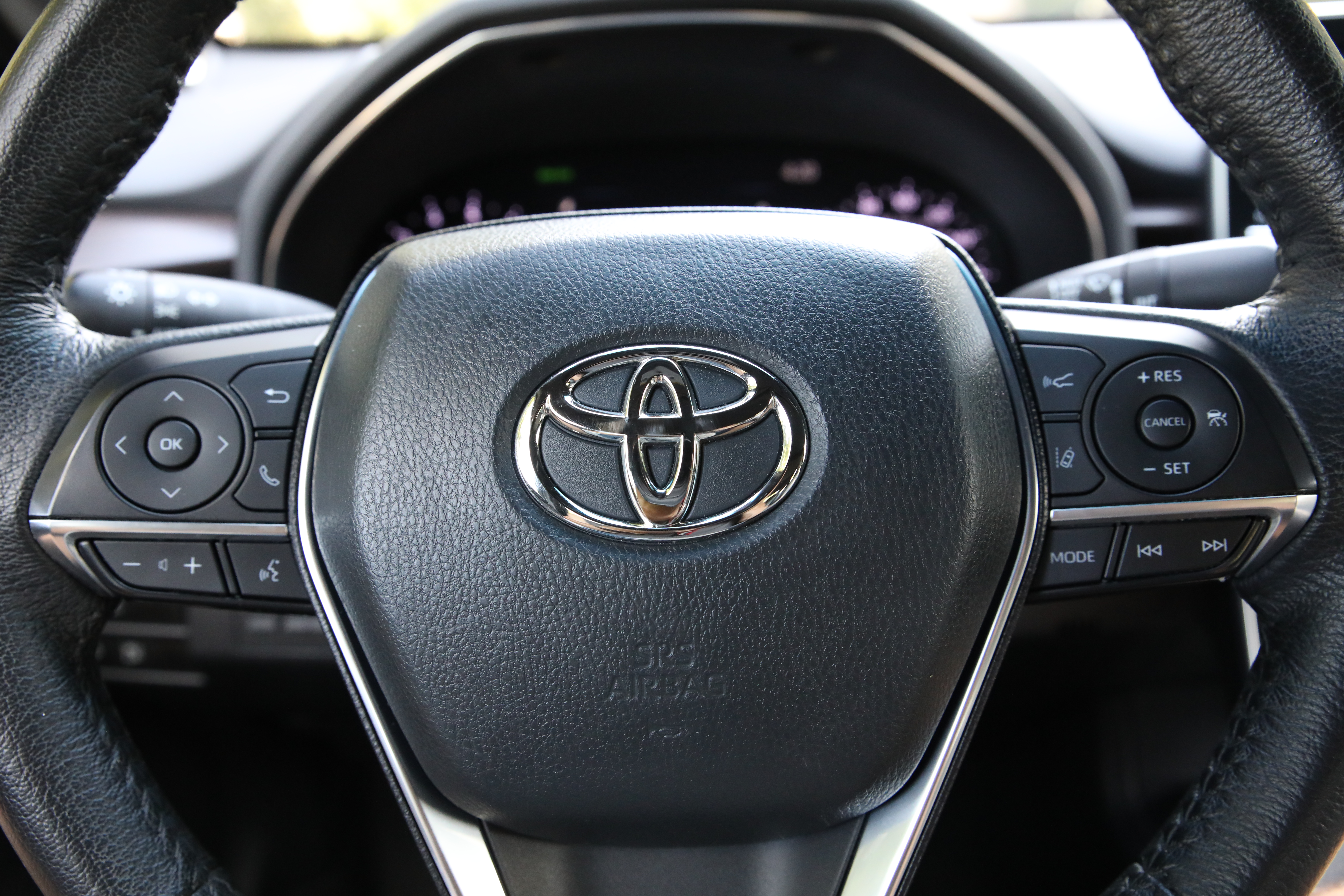 Used 2021 Toyota Avalon XLE w/ Moonroof Package FWD image 17