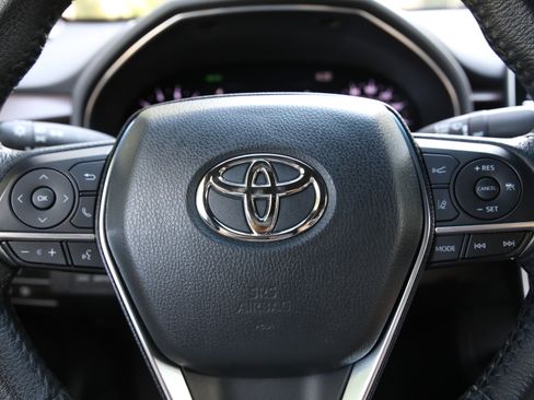 Used 2021 Toyota Avalon XLE w/ Moonroof Package FWD image 17