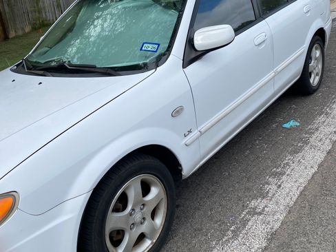 Used 2002 MAZDA Protege FWD image 4
