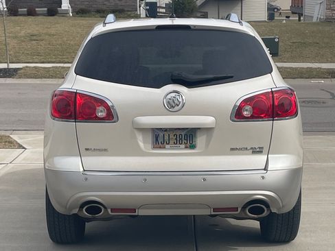 Used 2011 Buick Enclave CXL image 5