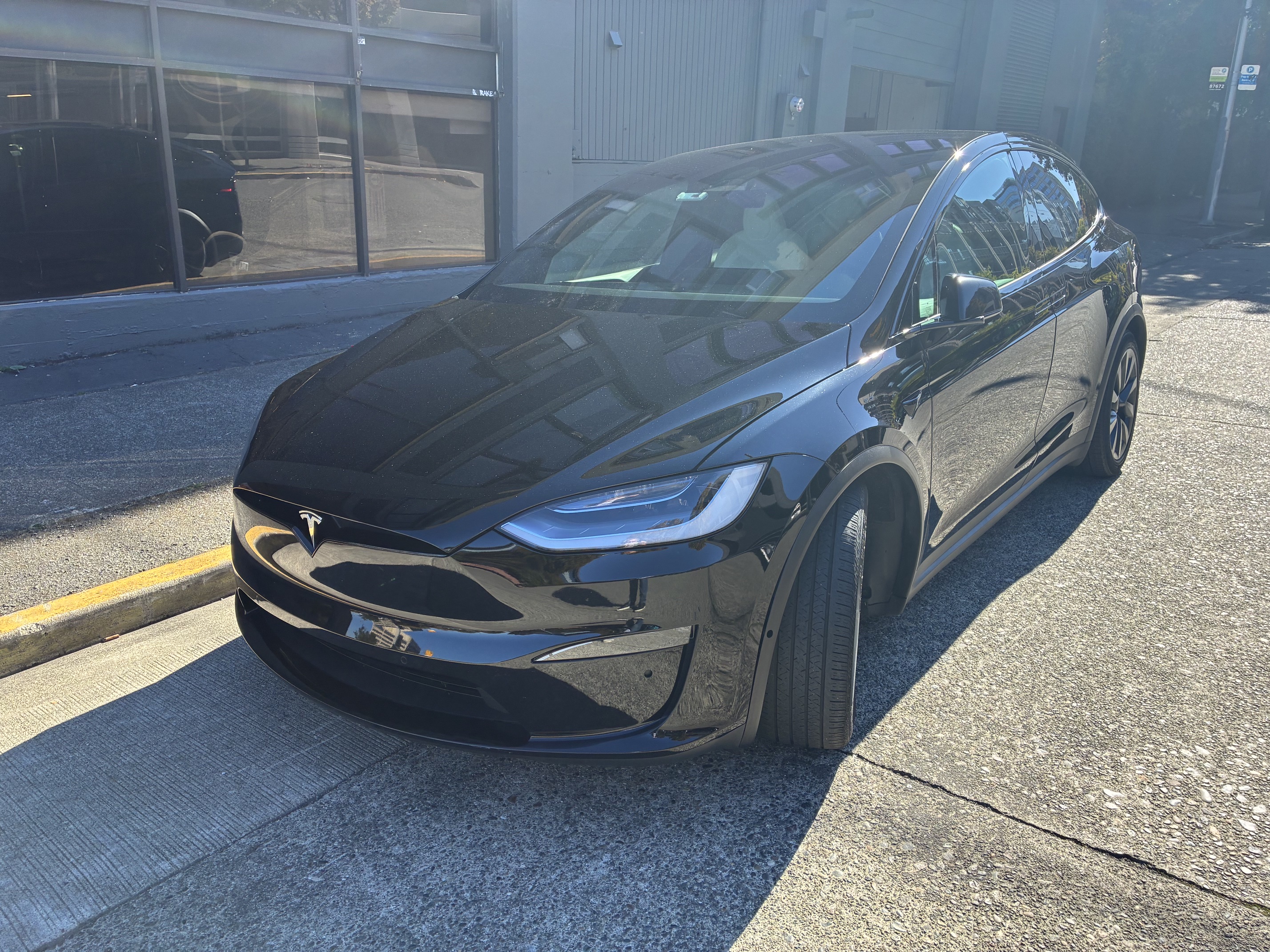 Used 2022 Tesla Model X Plaid AWD/4WD image 2